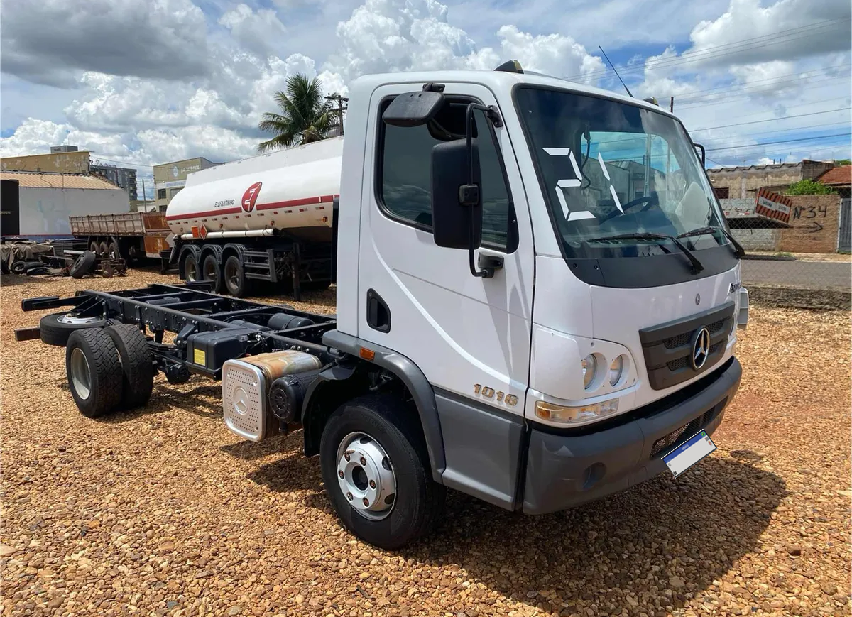 Mercedes-Benz Accelo 1016 4x2 21/21