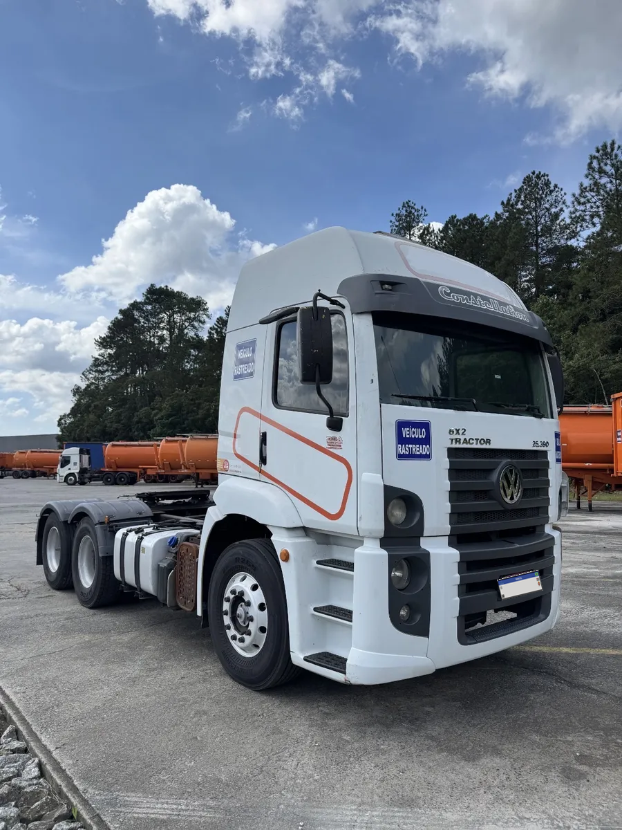Volkswagen 25.390 6x2 13/13