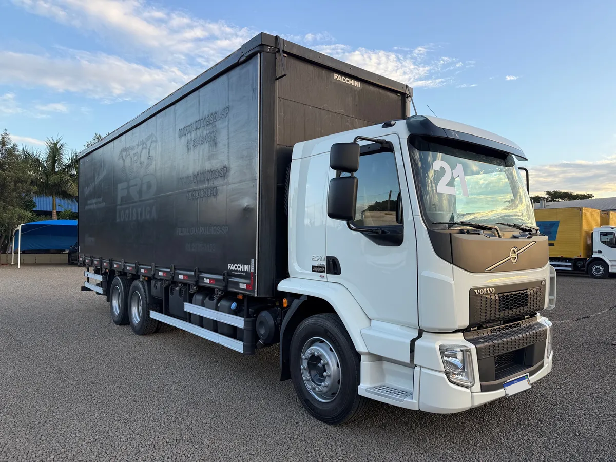 Volvo VM 270 6x2 21/21