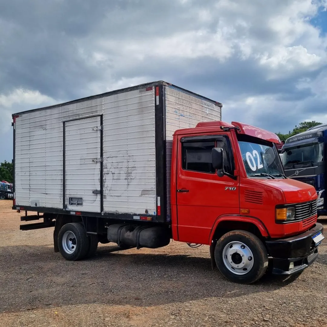 Mercedes-Benz 710 4x2 02/02